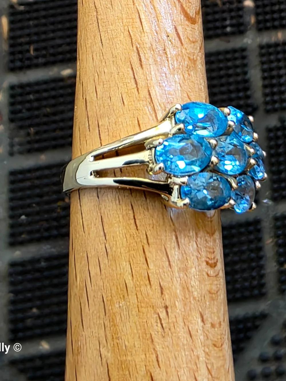 14K Yellow Gold Blue Topaz Cocktail Ring Size 6.5 - Solid Gold!